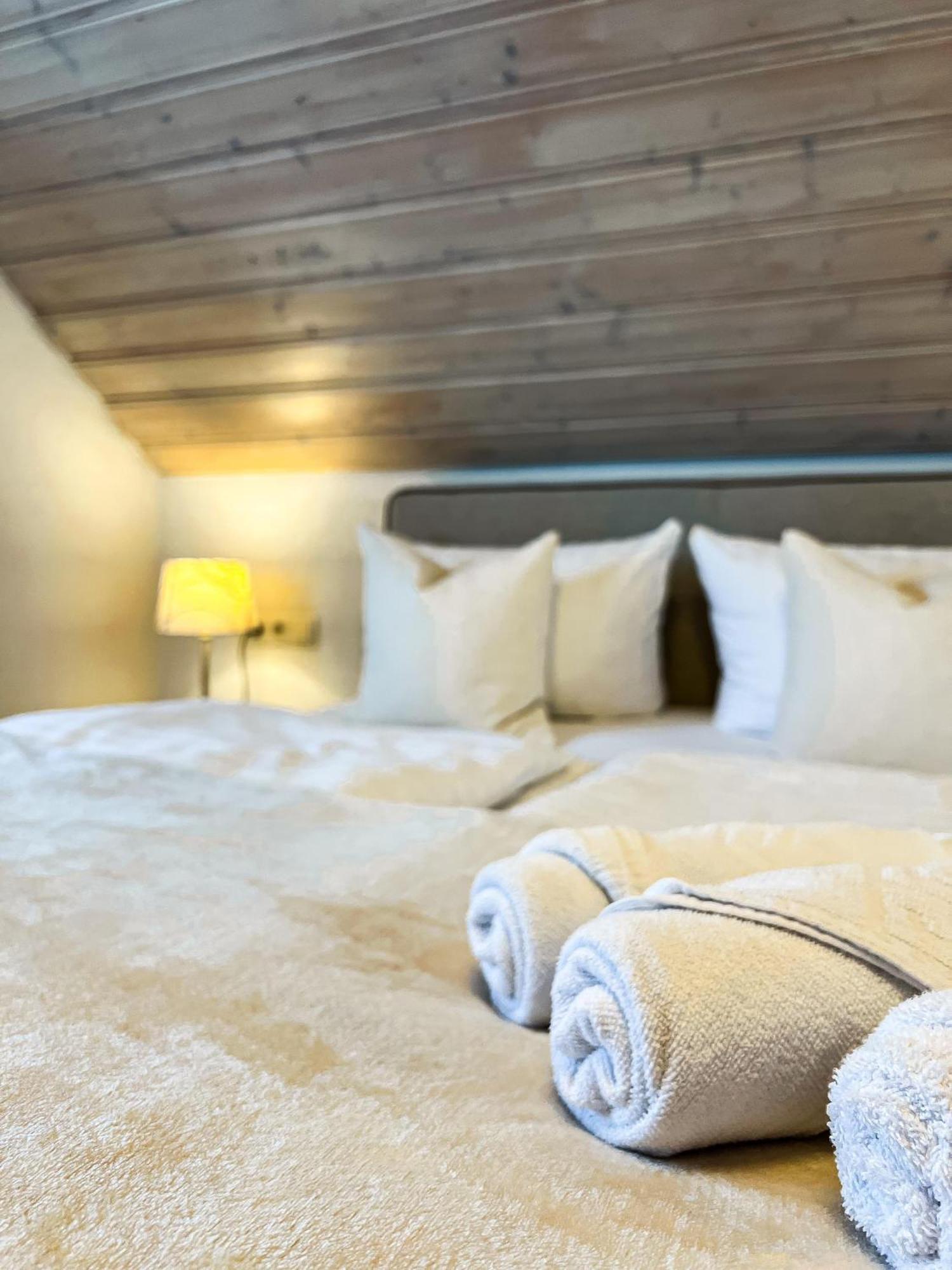 Epa Apartment - Switzerland Style รูสท์ ภายนอก รูปภาพ